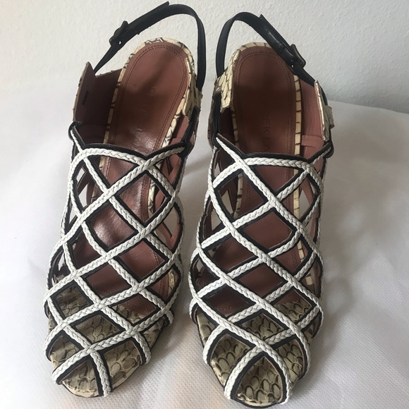 Derek Lam size 8 1/2 snake skin - Picture 2 of 3